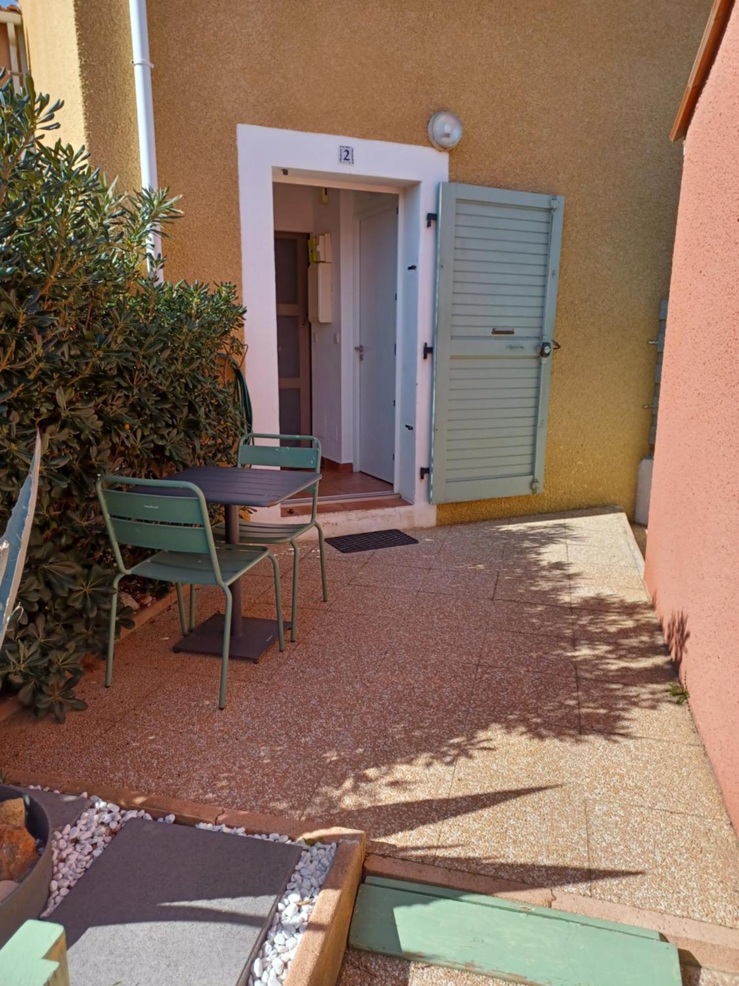 Charmante Villa Dans Village Naturiste ルカート エクステリア 写真